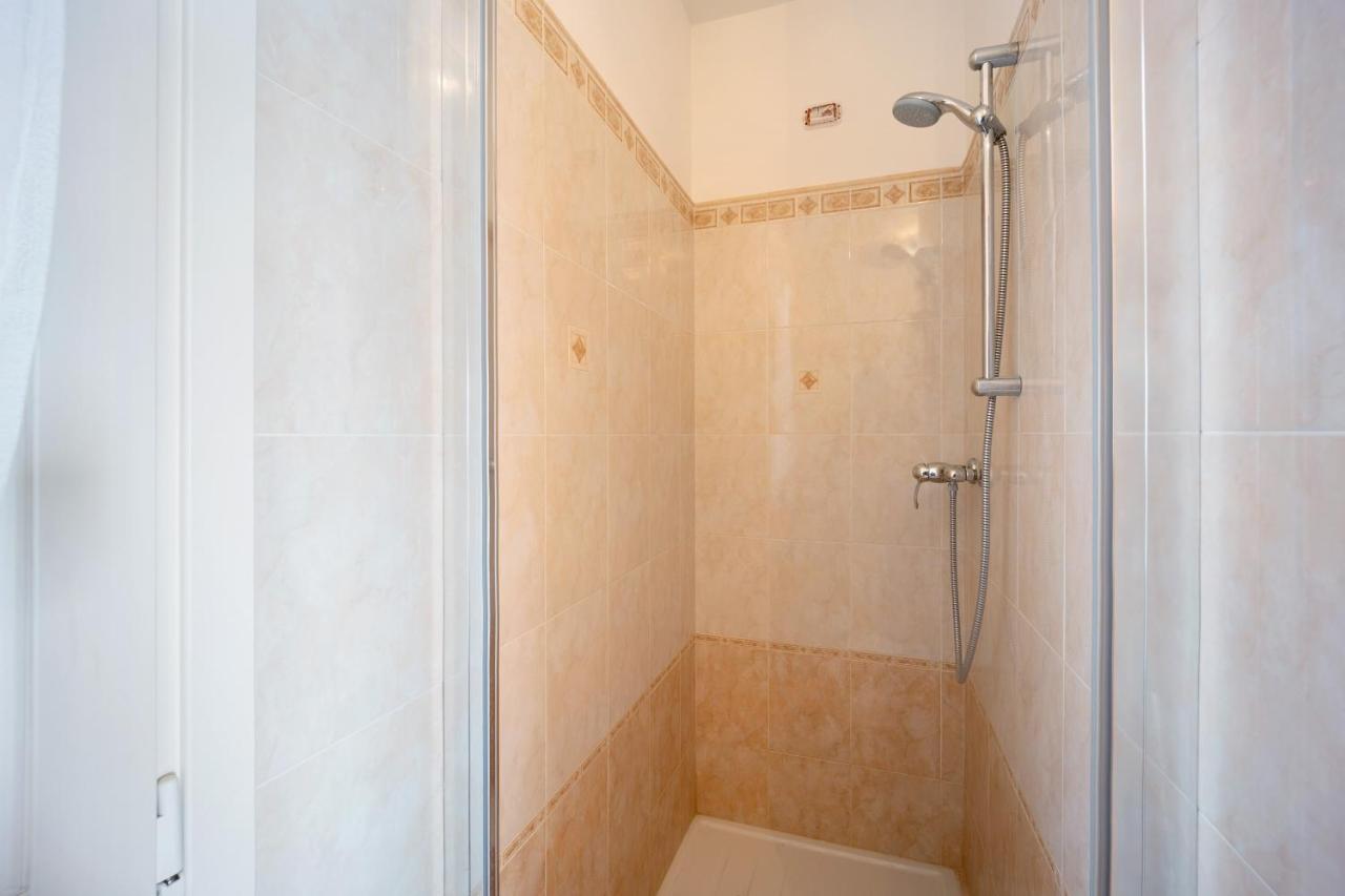 Maison Laura Diano Borello Bagian luar foto